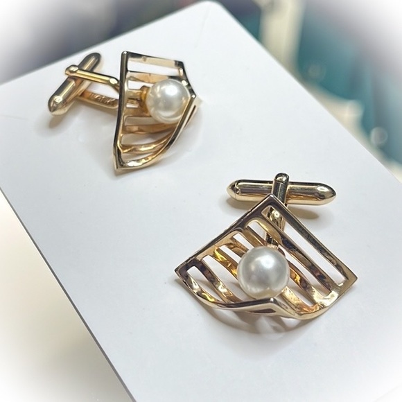 💕Beautiful Gold Tone Vintage Swank Cufflinks with Pearl💕 - Picture 5 of 6